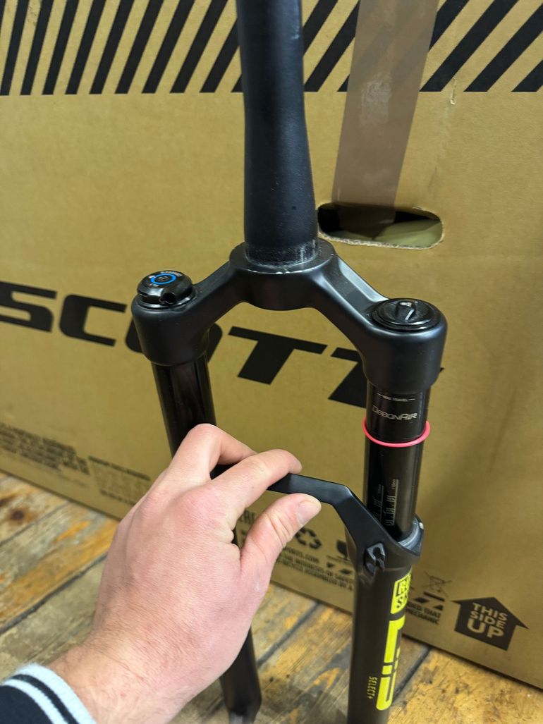 Used RockShox Rock shox sid select+ 2025 bike — image 3 of 9