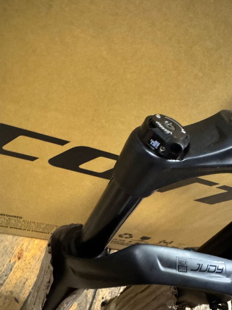 Used RockShox rock shock judy Lock out air 2025 bike — image 3 of 4