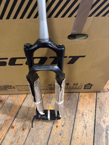 RockShox rock shock judy Lock out air 2025 Fork de segunda mano