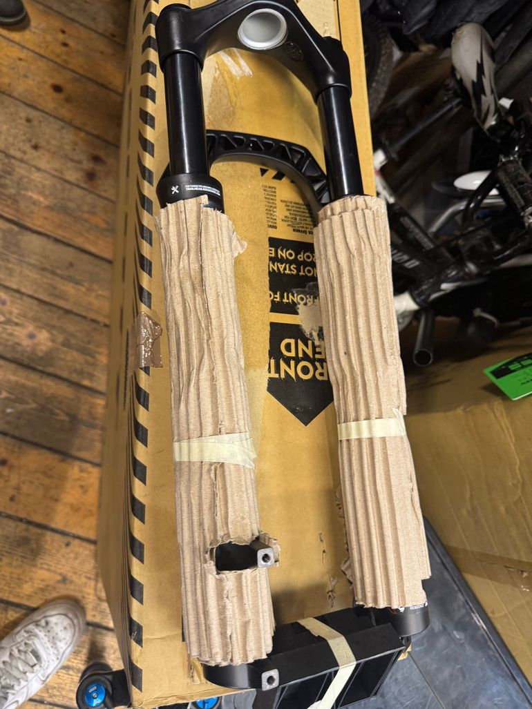 Used RockShox rock shock judy Lock out air 2025 bike — image 4 of 4