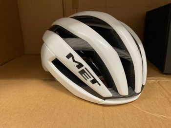 MET, Trenta 3k Carbon Helmet