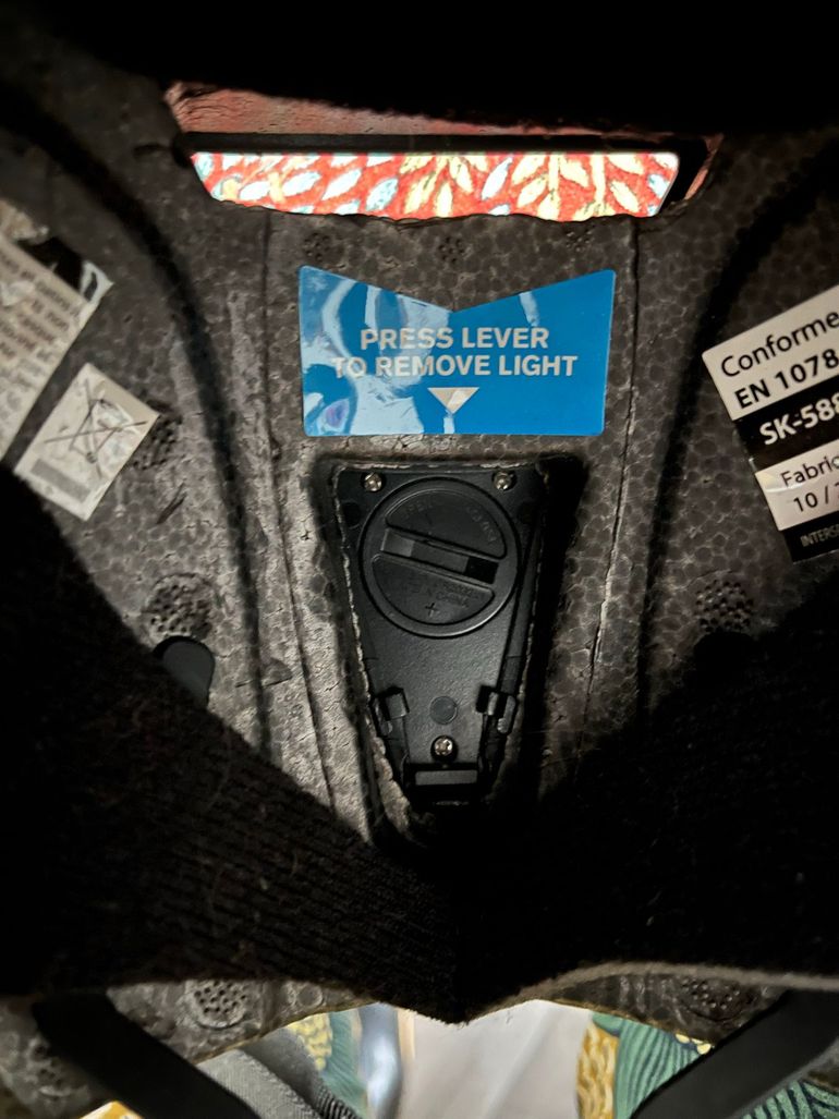 Used OZE Casque de glisse urbain à visière noir 2024 bike — image 11 of 15