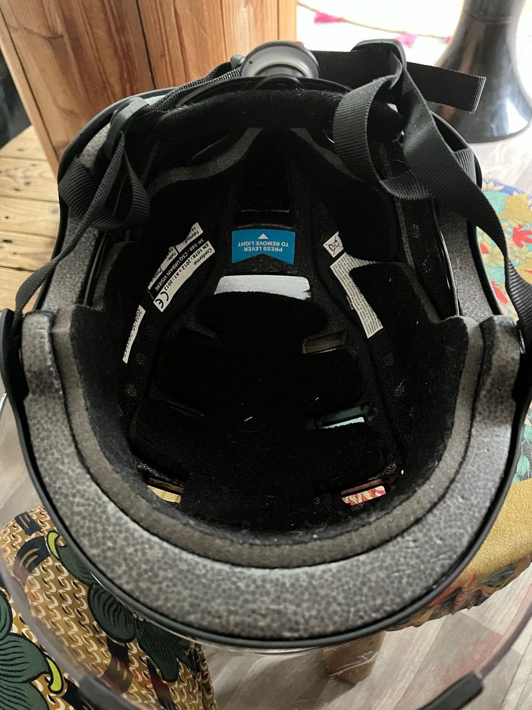 Used OZE Casque de glisse urbain à visière noir 2024 bike — image 12 of 15