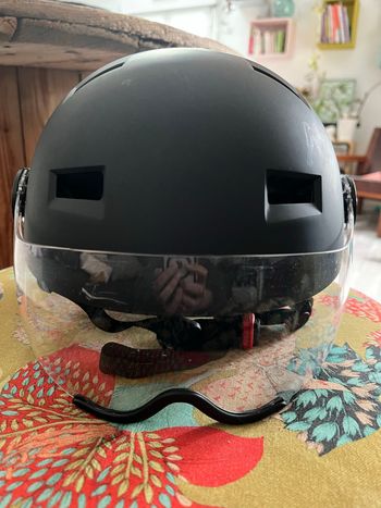 Used OZE Casque de glisse urbain à visière noir 2024 bike — image 2 of 15