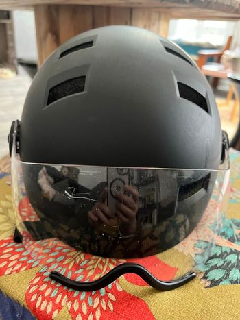 Used OZE Casque de glisse urbain à visière noir 2024 bike — image 3 of 15