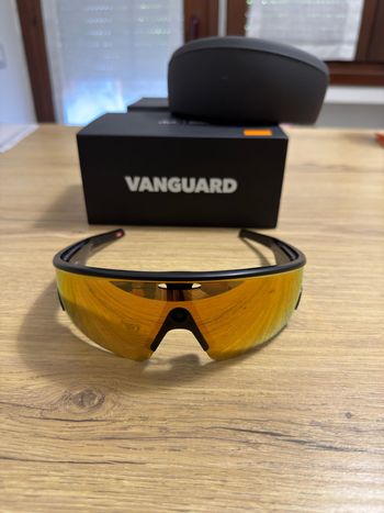 Oakley, Vanguard