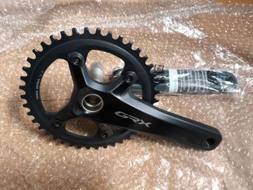Použité Shimano GRX FC-RX810 Crankset Drivetrain & Pedals