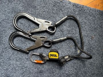 Used Petzl MGO manuchroche taille 60 Climbing