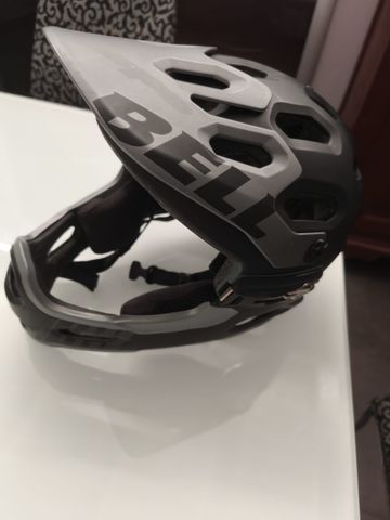 Bell Super Helmet with Detachable Chin Guard bike de segunda mano — imagen 7 de 9