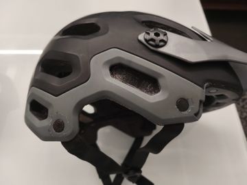 Bell Super Helmet with Detachable Chin Guard bike de segunda mano — imagen 1 de 9