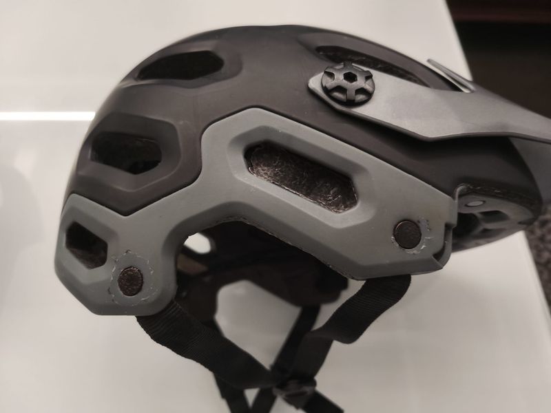 Bell Super Helmet with Detachable Chin Guard bike de segunda mano — imagen 1 de 9