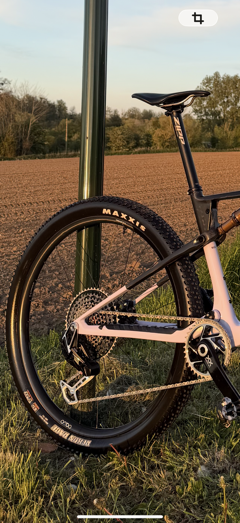 Used OQUO MP30 TEAM 29" Carbon Wheelset 2024 bike — image 2 of 3
