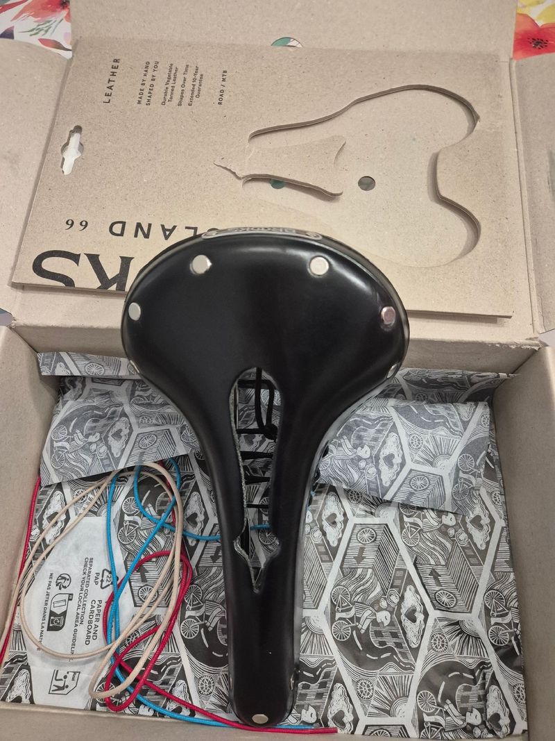 Used Brooks B17 Narrow Carved 2026 Saddles & Seatposts