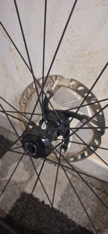 Used Vittoria Elusion Disc 42 bike — image 8 of 8