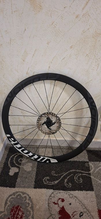 Used Vittoria Elusion Disc 42 bike — image 2 of 8