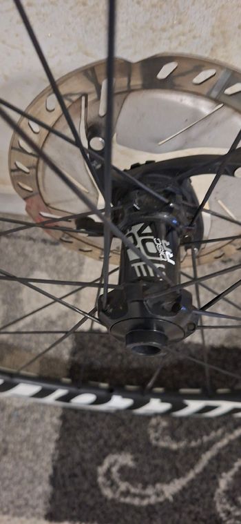Used Vittoria Elusion Disc 42 bike — image 5 of 8