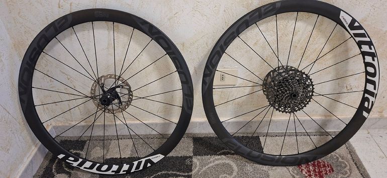 Used Vittoria Elusion Disc 42 bike — image 3 of 8
