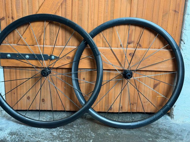 Used Leeze CC 35 Disc ULTRA 2024 bike — image 1 of 7