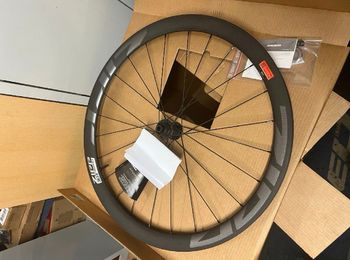 Used Zipp Firecrest Laufrad 2024 bike — image 2 of 4