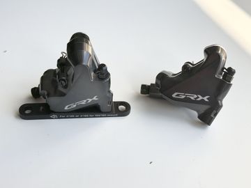 Použité Shimano GRX BR-RX810 Brake Calipers Set Front & Rear + Hoses Brakes