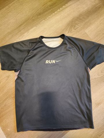 Used Nike Run T-shirt Size S Running Clothing