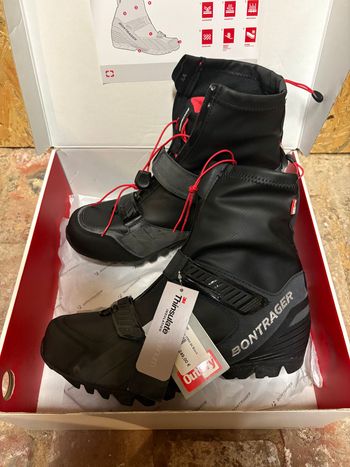 Used Bontrager OMW 2023 Cycling Shoes