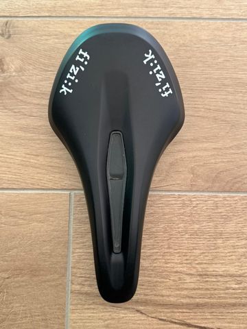 Used Fizik Terra Argo X5 Saddle Saddles & Seatposts