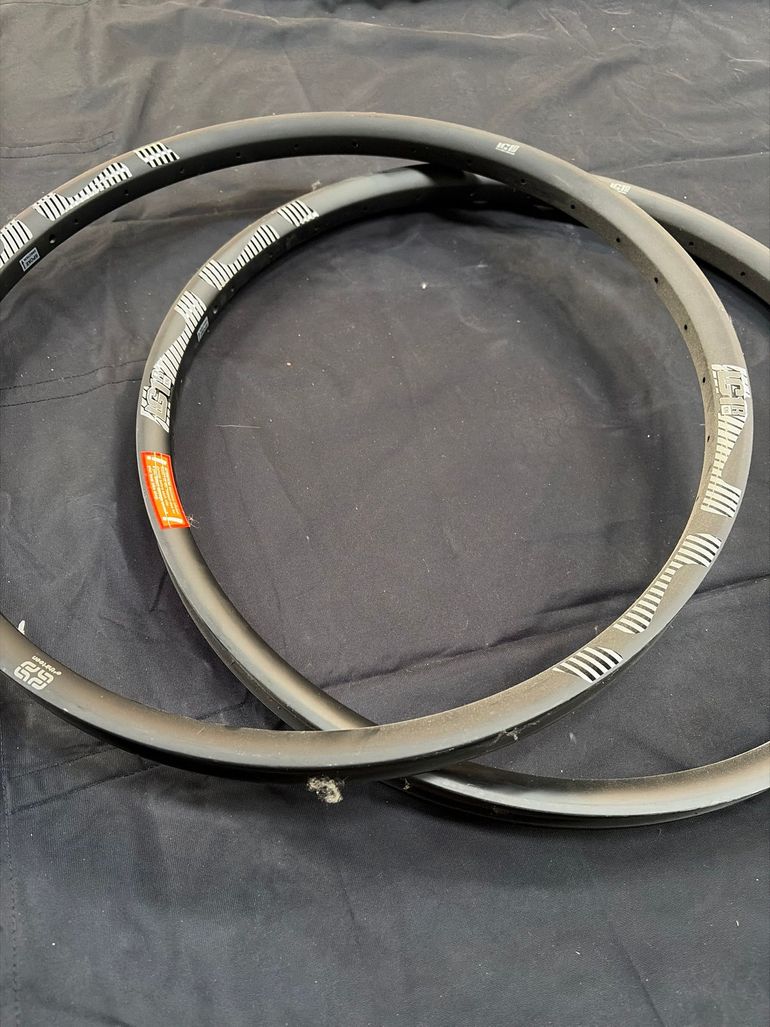 Used E*Thirteen LG1R enduro 27,5 bike — image 4 of 4