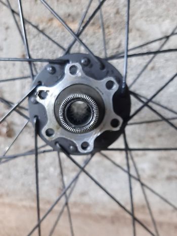 Used Son Paire de roue gravel moyeu 2020 bike — image 7 of 9