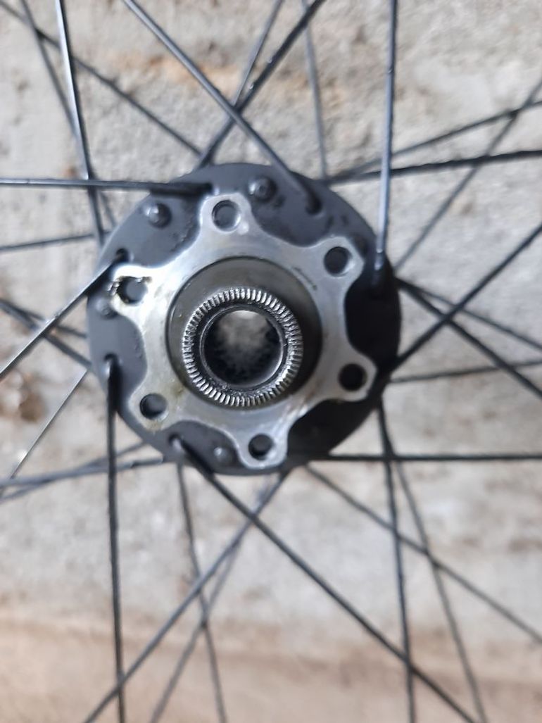 Used Son Paire de roue gravel moyeu 2020 bike — image 7 of 9