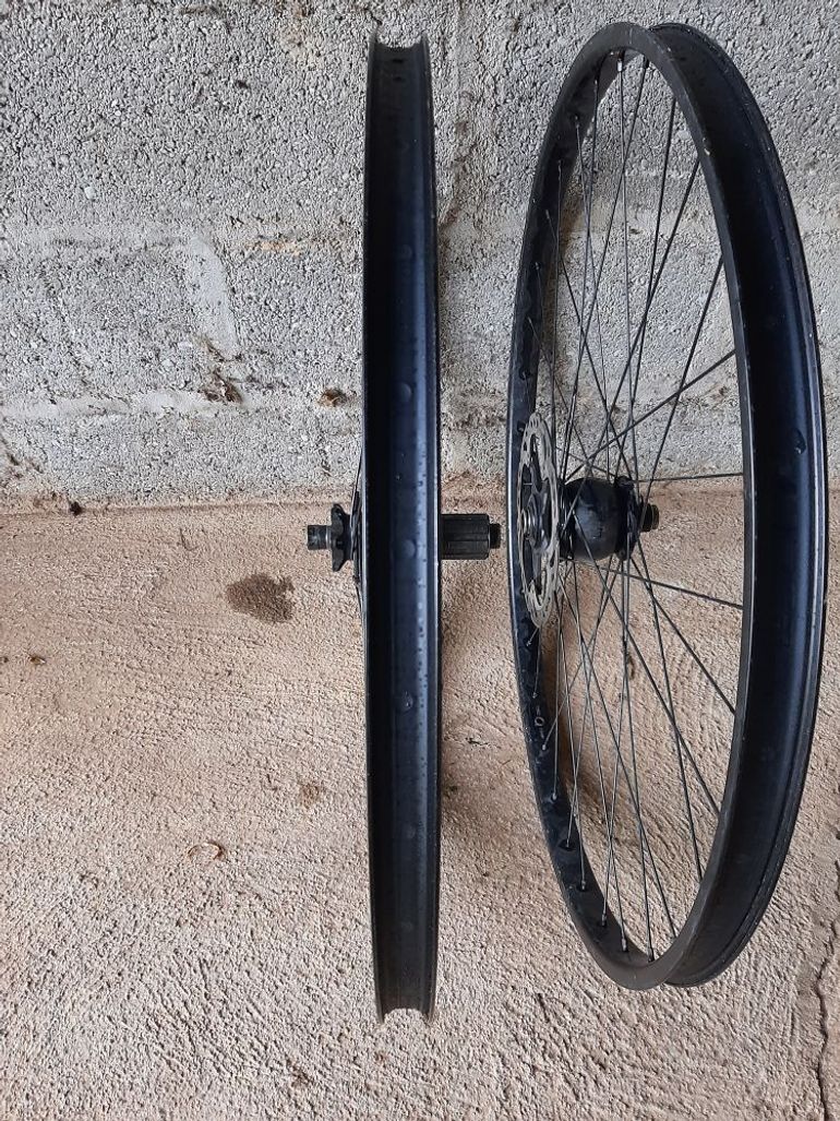 Used Son Paire de roue gravel moyeu 2020 bike — image 8 of 9