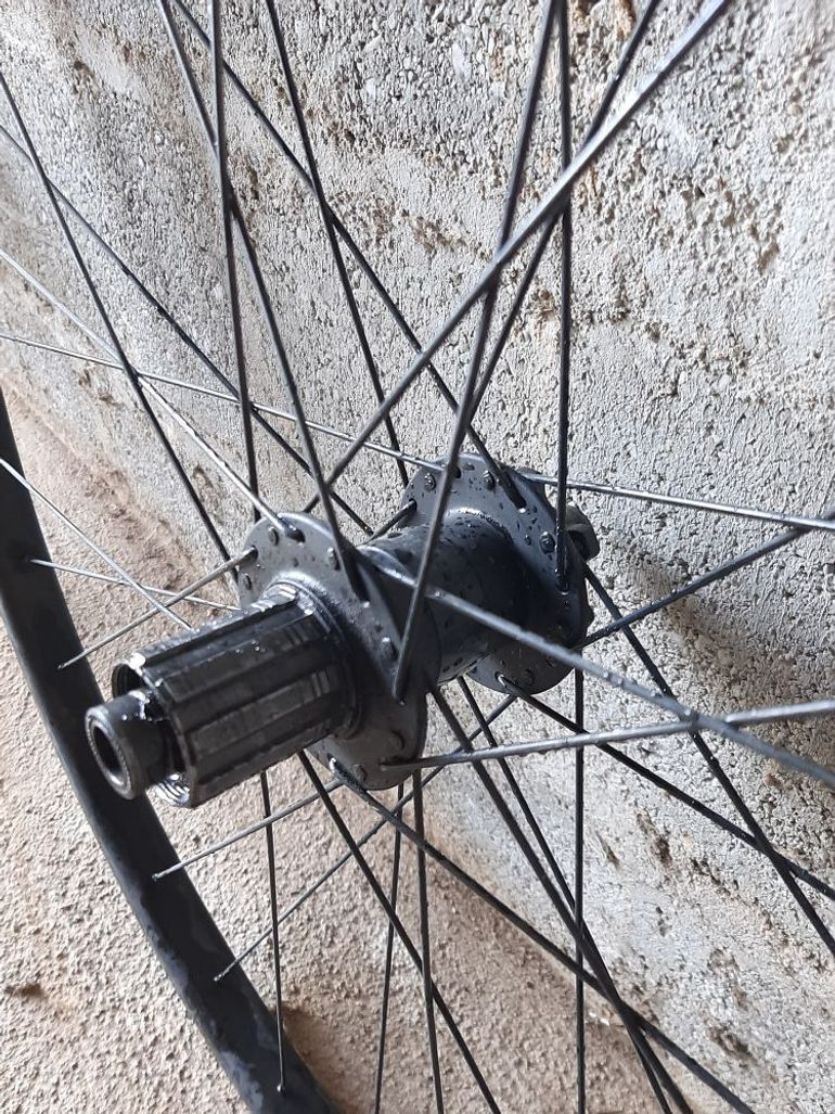 Used Son Paire de roue gravel moyeu 2020 bike — image 2 of 9
