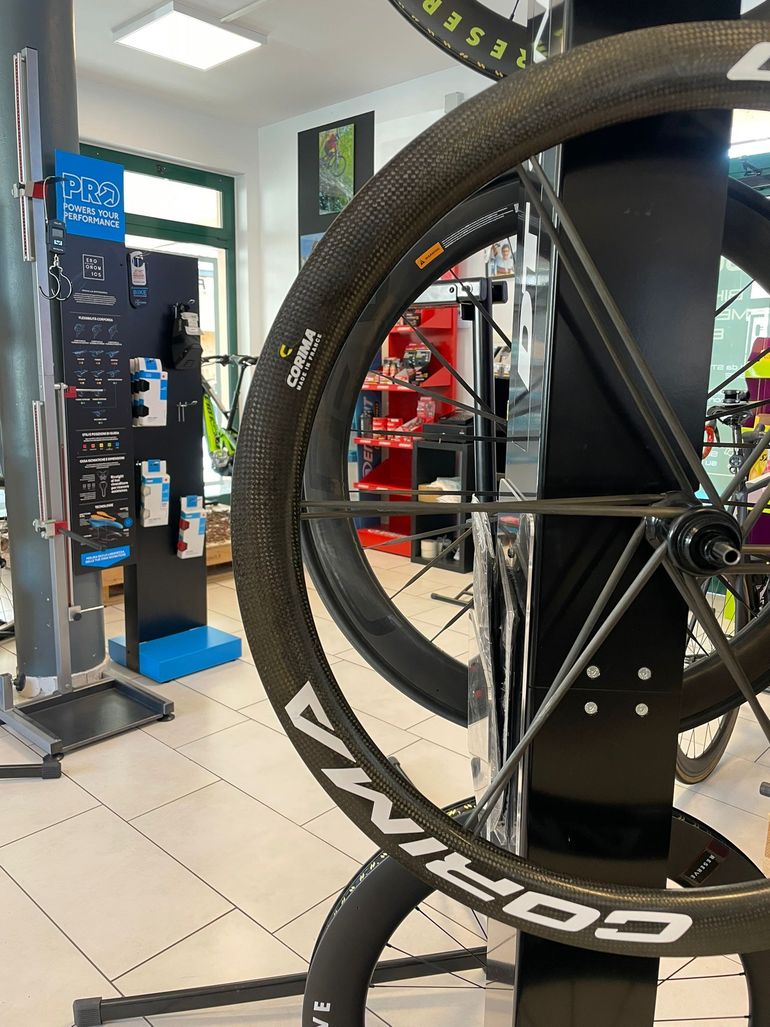 Used Corima MCC Evo Carbon 47mm Tubeless/Disc 2025 bike — image 17 of 18