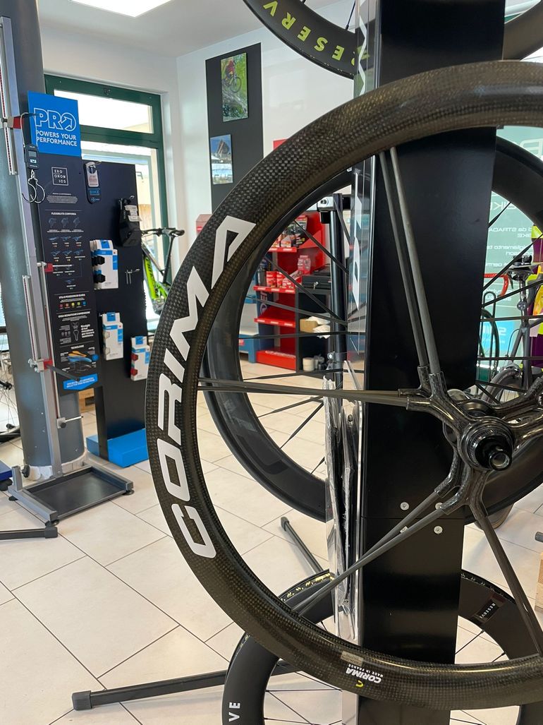 Used Corima MCC Evo Carbon 47mm Tubeless/Disc 2025 bike — image 5 of 18