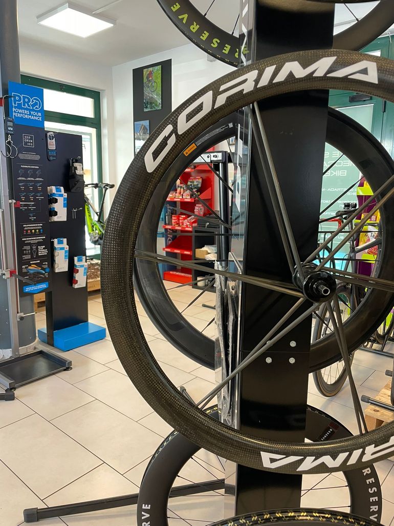 Used Corima MCC Evo Carbon 47mm Tubeless/Disc 2025 bike — image 11 of 18