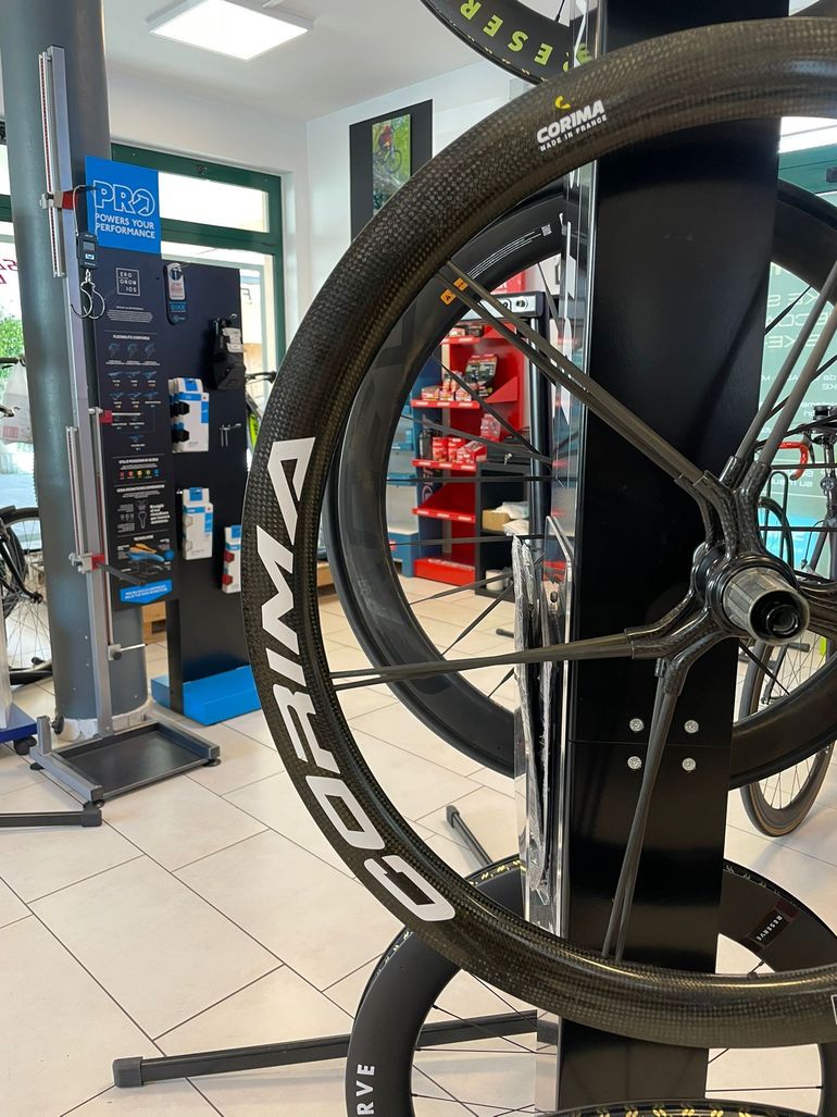 Used Corima MCC Evo Carbon 47mm Tubeless/Disc 2025 bike — image 18 of 18