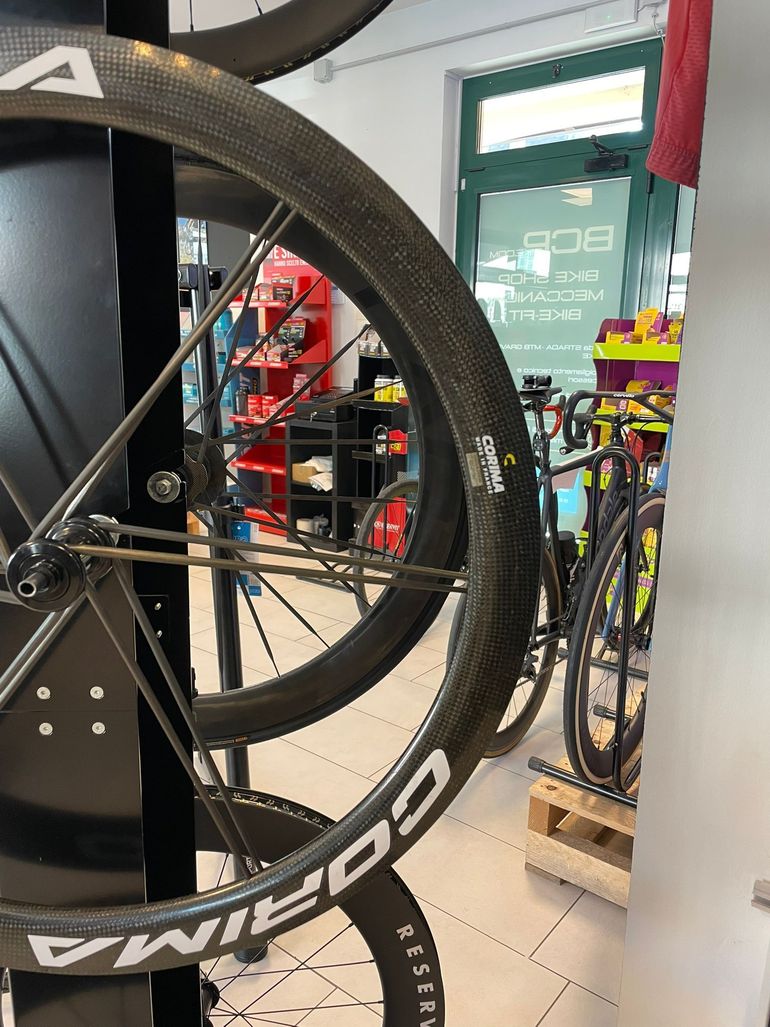 Used Corima MCC Evo Carbon 47mm Tubeless/Disc 2025 bike — image 9 of 18