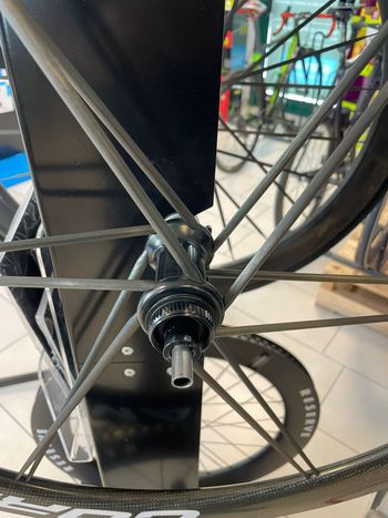 Used Corima MCC Evo Carbon 47mm Tubeless/Disc 2025 bike — image 15 of 18
