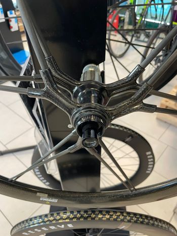 Used Corima MCC Evo Carbon 47mm Tubeless/Disc 2025 bike — image 4 of 18