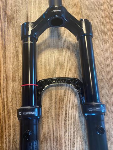 Brugt RockShox Lyrik Fork 2025 bike — billede 4 af 9