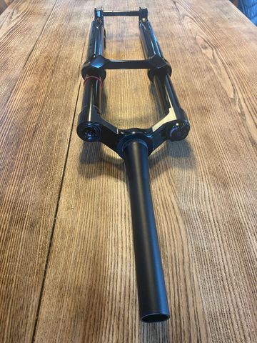 Brugt RockShox Lyrik Fork 2025 bike — billede 6 af 9