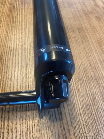 Brugt RockShox Lyrik Fork 2025 bike — billede 9 af 9