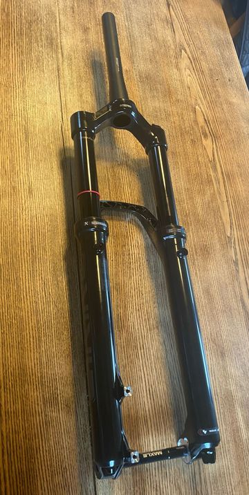 Brugt RockShox Lyrik Fork 2025 bike — billede 3 af 9