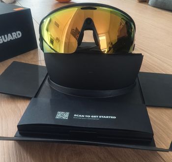 Oakley, Meta Vanguard Smart Glasses