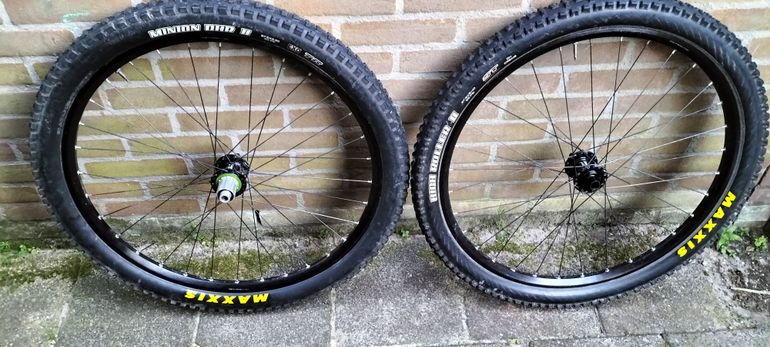 Used Hope Hoops Wheelset bike — image 1 of 9