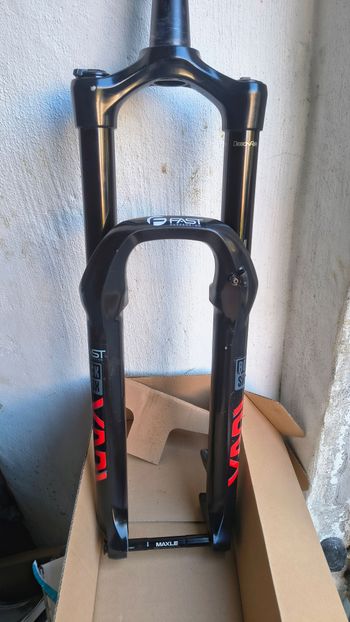 RockShox, Yary 160 - 170 mm Debonair Upgrade Charger RC