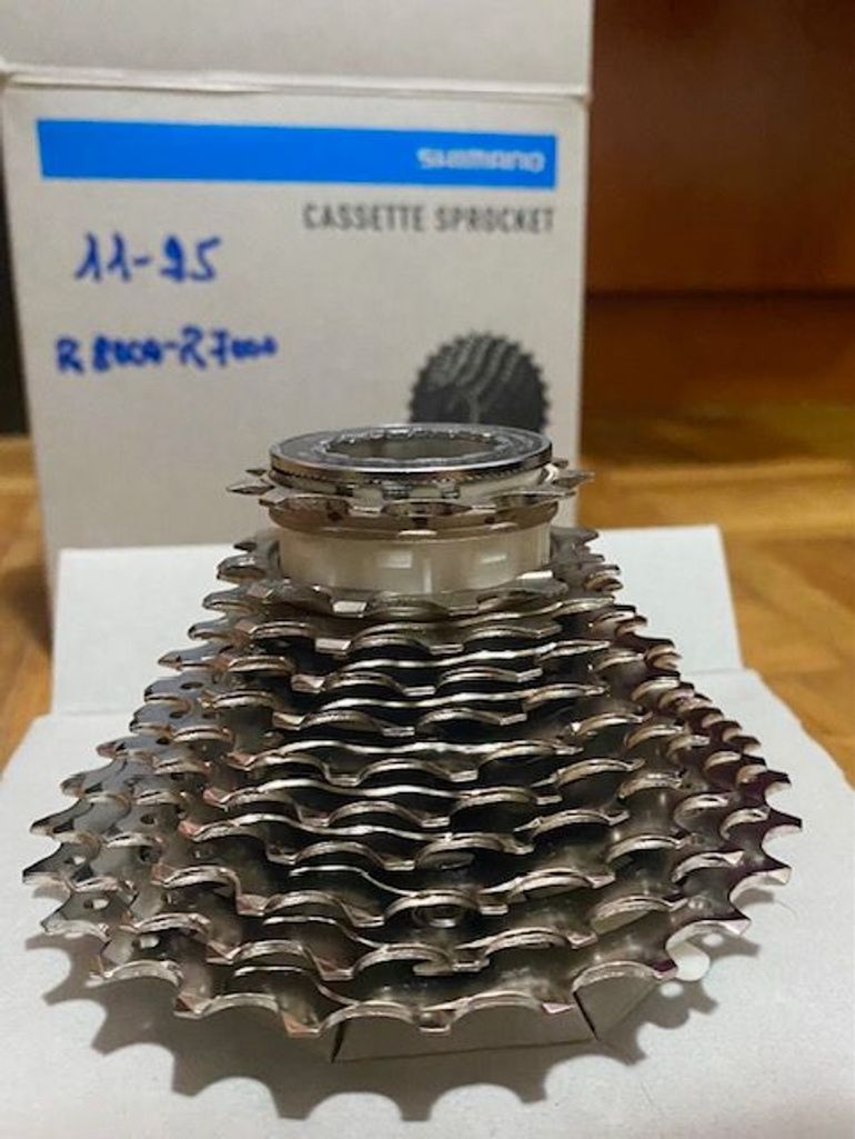 Used Shimano 105 CSR7000 11 V 2025 bike — image 2 of 3