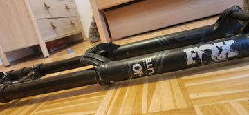 Použité Fox 40 Float Performance Elite GRIP Fork 2019 bike — obrázek 3 z 3