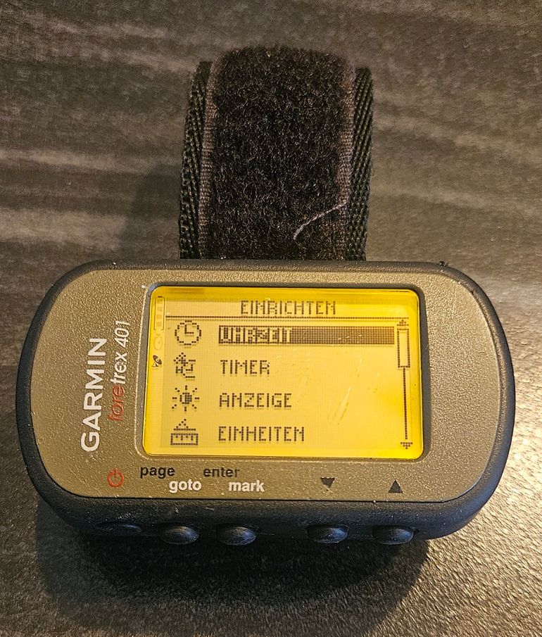Used Garmin Foretrex 401 GPS Watch bike — image 4 of 11