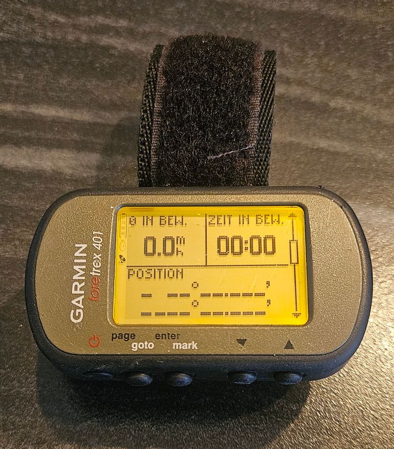 Used Garmin Foretrex 401 GPS Watch bike — image 3 of 11